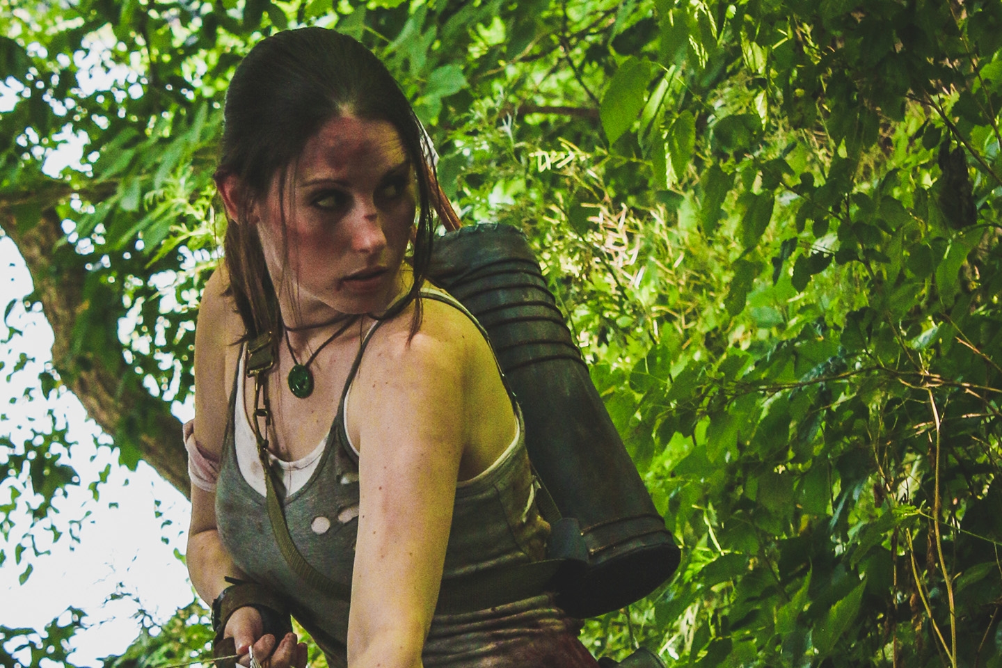 Survivor Lara Croft Cosplay.