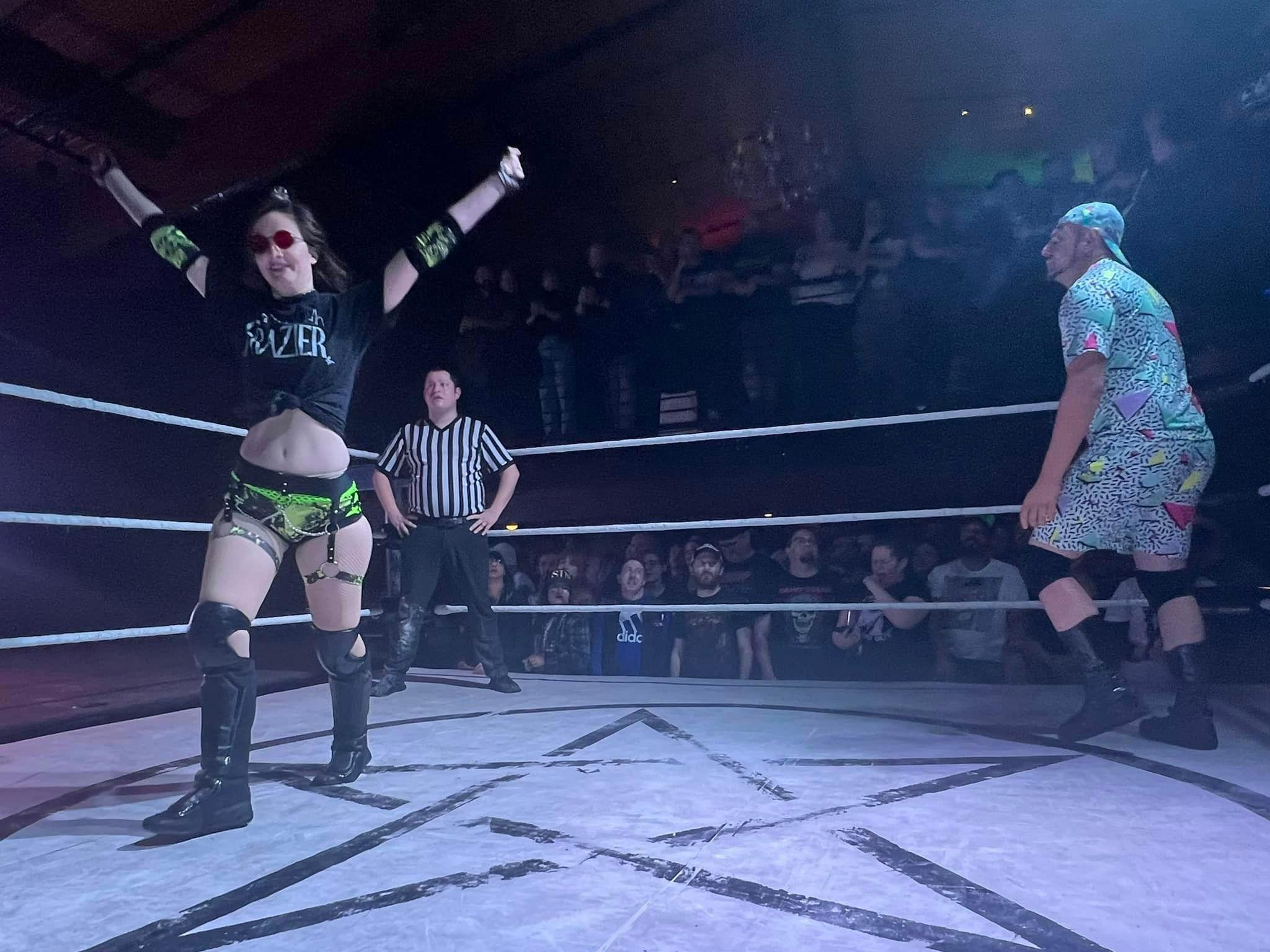 Lara Frazier fight 03