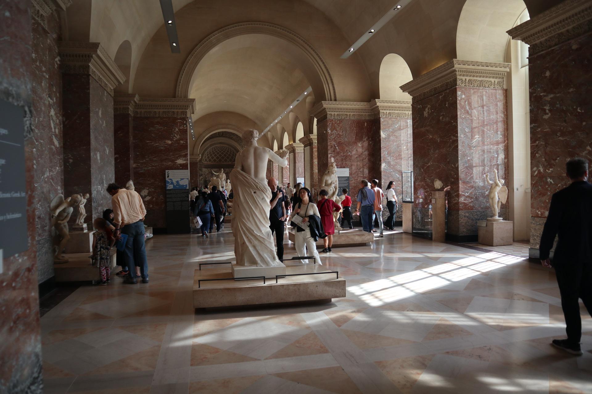 Lara Titova Paris-30