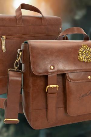 Tomb Raider Adventure Satchel
70% cowhide leather / 30% Polyester. Feat. Lara’s signature, the Atlantean Scion, and more.
